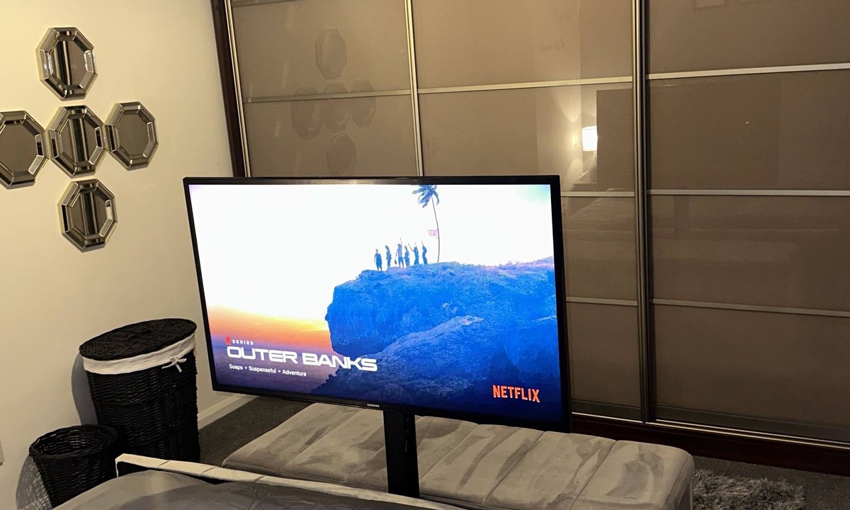 Runnymede Apartment | Modern chic, Maisonette, Addlestone