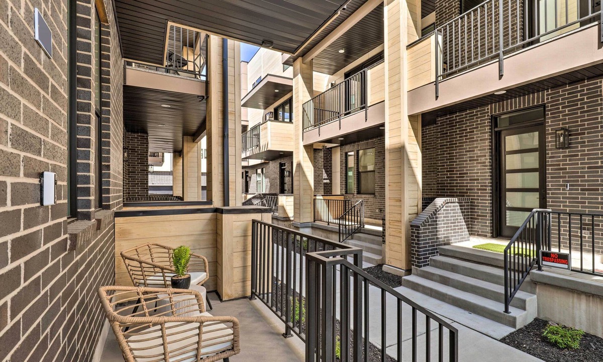 Central Business District Apartment | Modern-chic Provo Townhome 1 Mi to BYU Campus