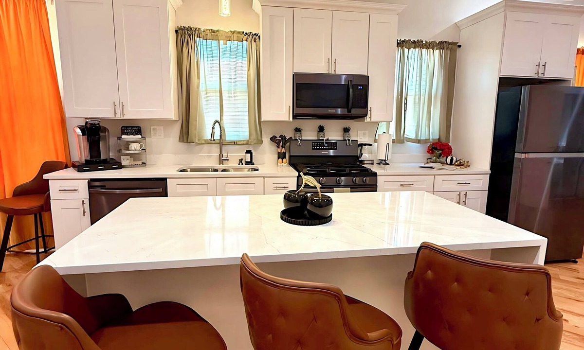 Grand Boulevard Apartment | Modern Chicago Getaway Sleeps 6 Near Downtown