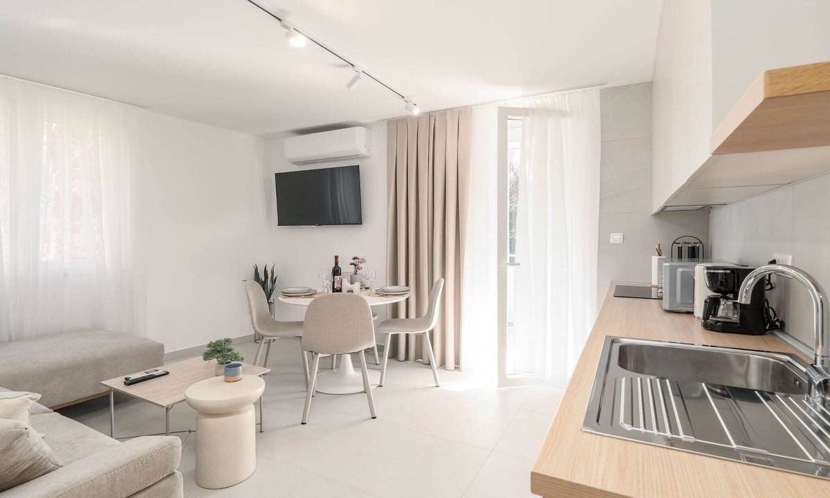 Gruz Apartment | Modern City Escape - Two Bedroom Apartment with Balcony