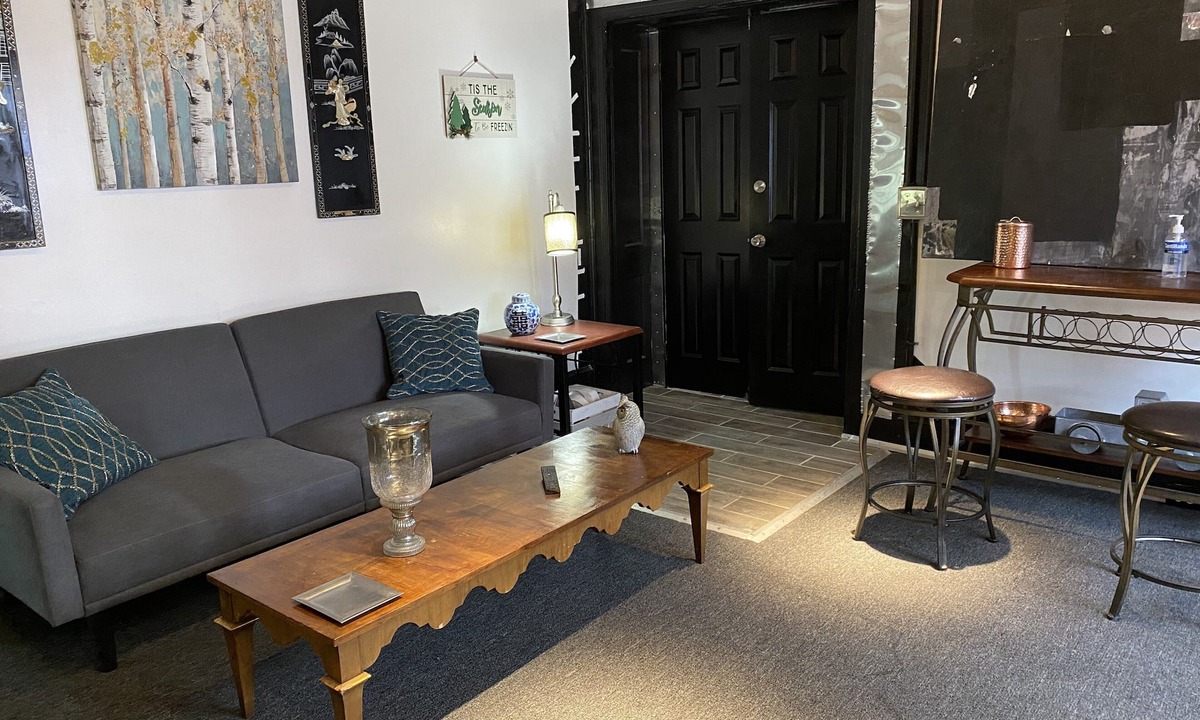 Camden Apartment | Modern Classic Suite in Downtown Camden