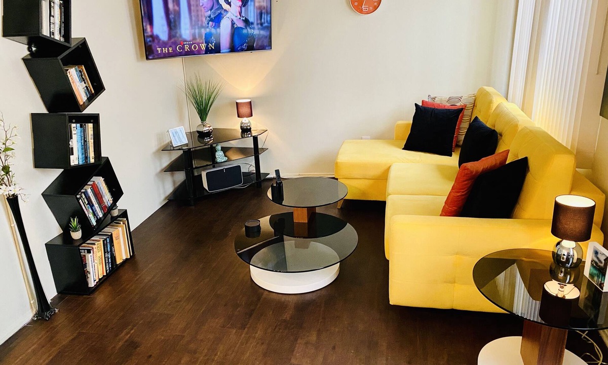 Hermosa Beach Apartment | Modern, Clean and Homey APT by the Beach!