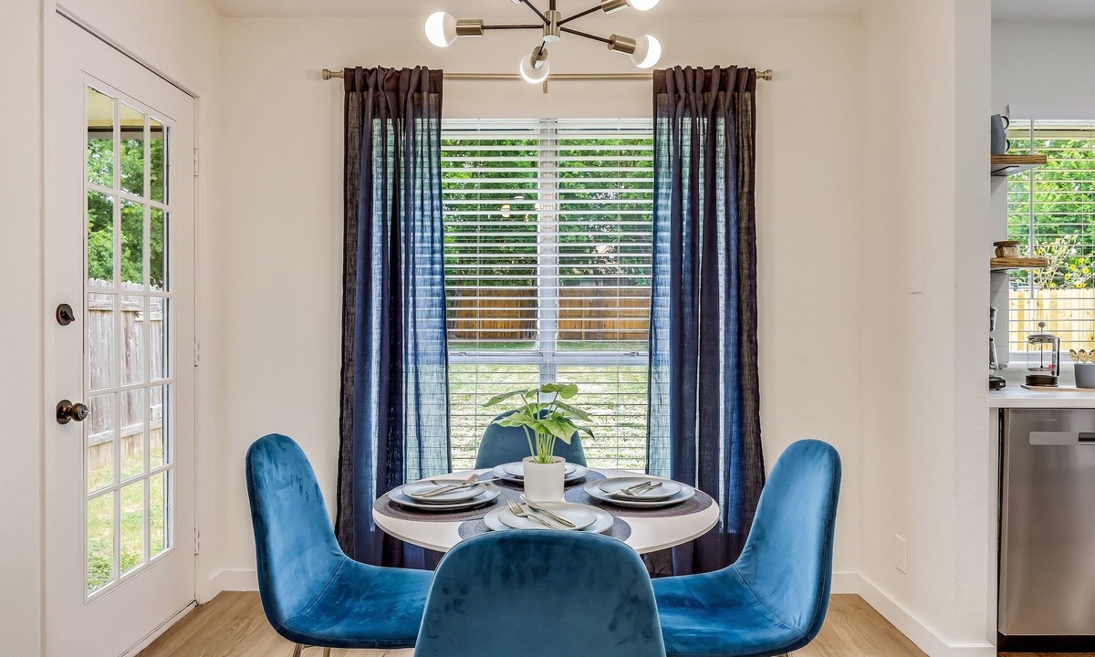 McNeil House | Modern & Close to Domain ATX| Dogs welcome