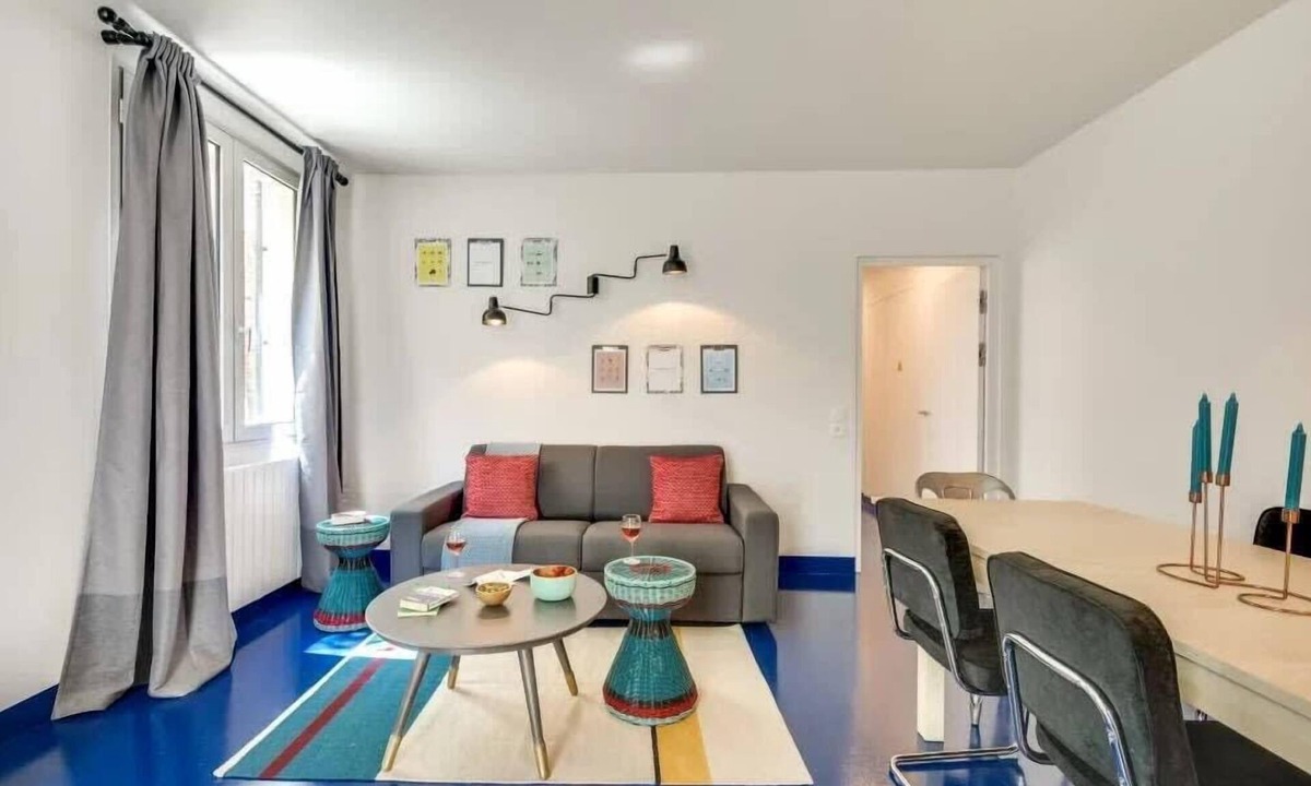 Quartier Sainte-Avoye Apartment | Modern & colourful 3BD for 9 guests in Le Marais!