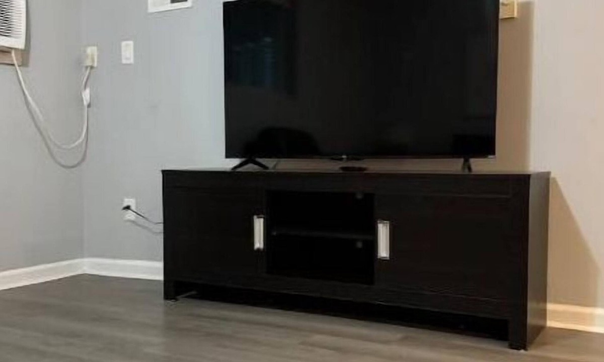 Franklin Apartment | Modern Comfort 4