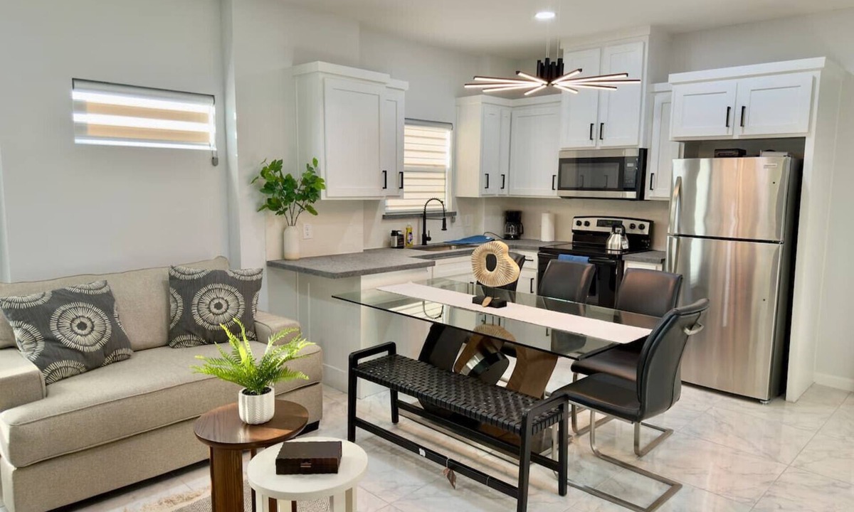 Pharr Apartment | Modern Comfort |Brand New Apartment |Walk to Shops