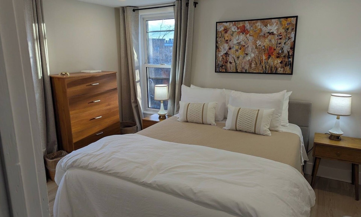 Marlborough Apartment | Modern Comfort. Enjoy this centrally located and stylish apartment!