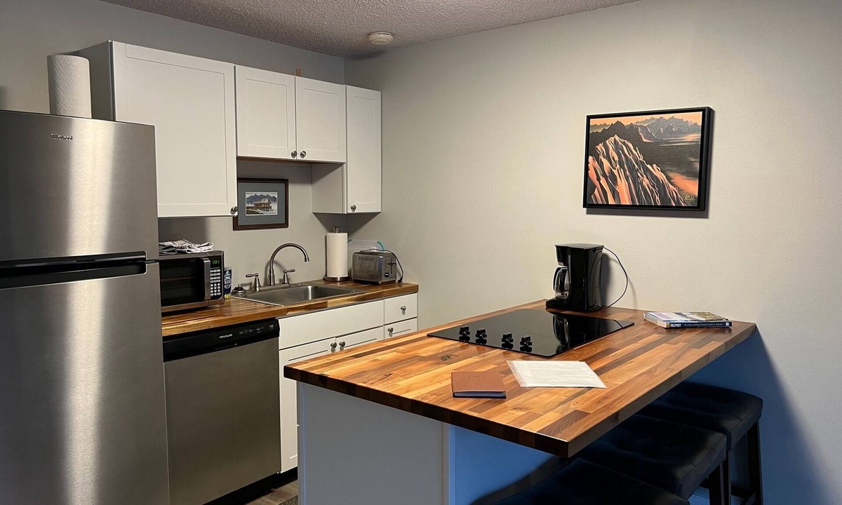 South Addition Apartment | – Modern Comfort in a Historic Setting