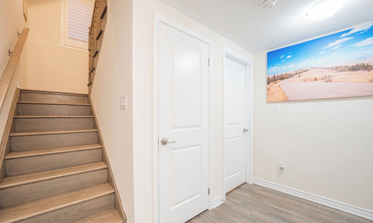 Pickering House | Modern Comfort in Pickering