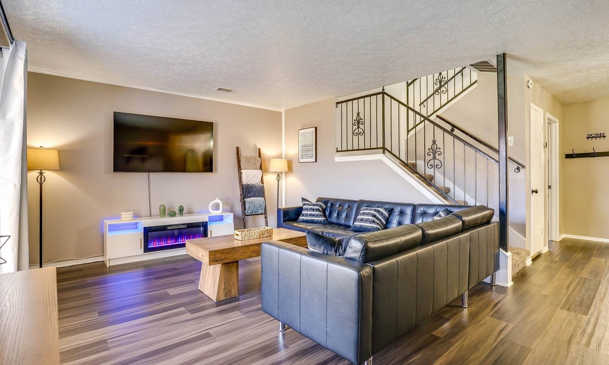 Grand Prairie House | Modern Comfort Townhome