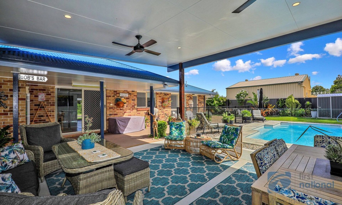 Woodgate House | Modern Comfort with a Pool