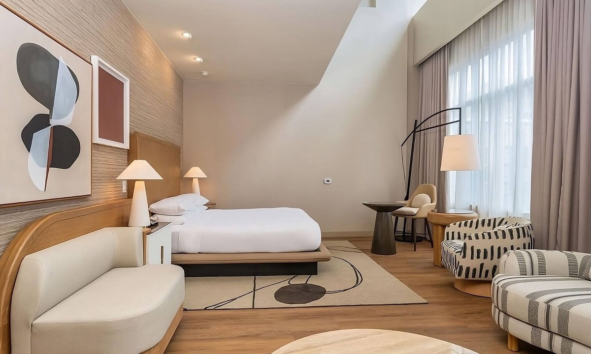 Gaslamp Quarter Hotel | Modern Comfort with Great Amenities | Outdoor Swimming Pool | Pet-Friendly