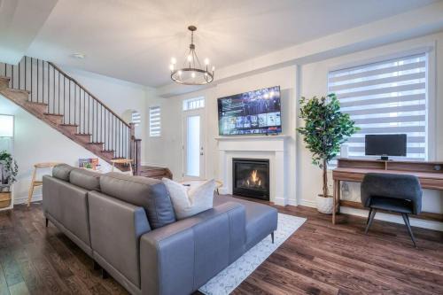Pickering House | Modern Comforts and Spacious Living 4B/3.5 Bath