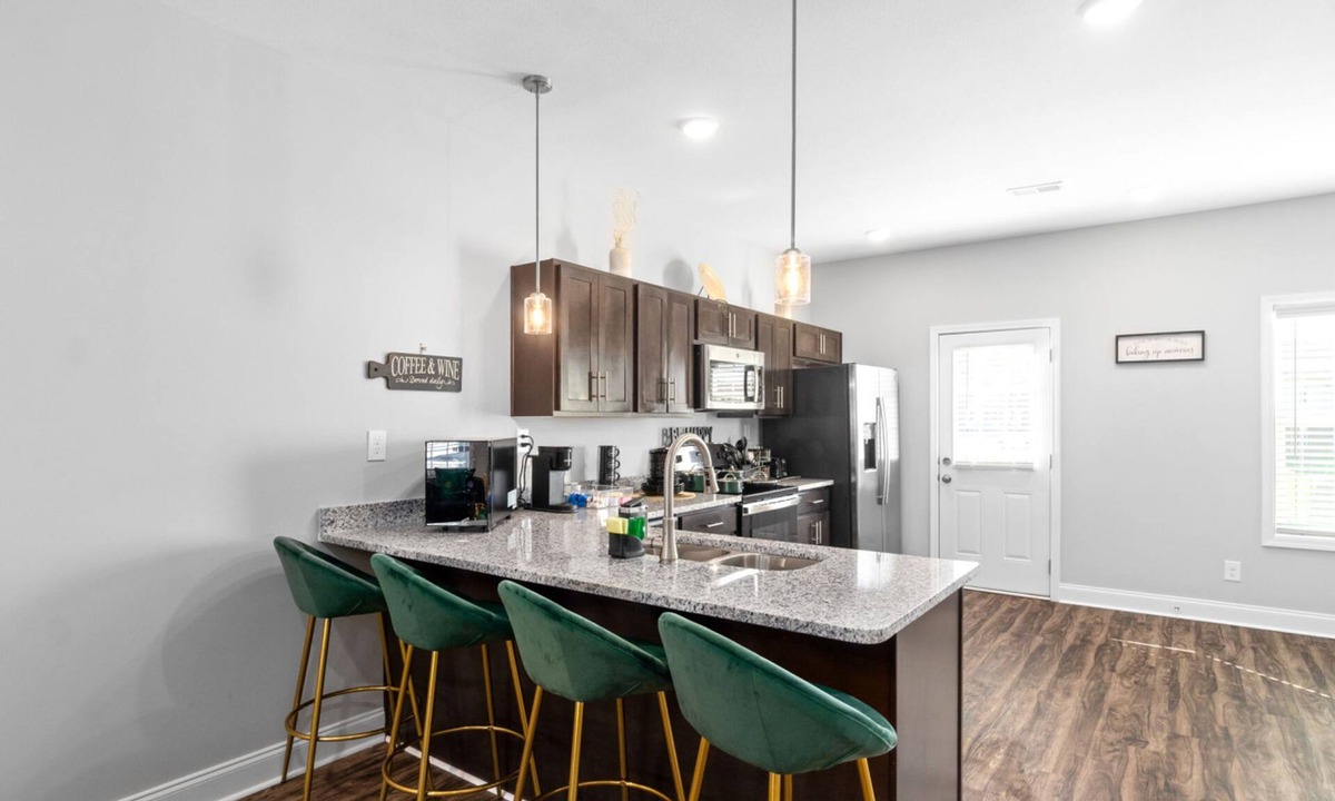 Clarksville House | Modern Comforts in Clarksville