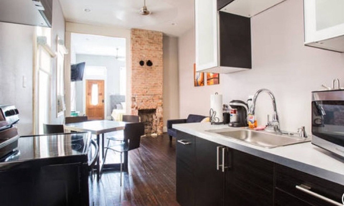 South 7th Ward Condo | Modern condo blocks from Quarters