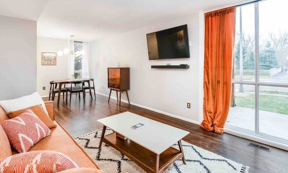 Drayton Plains Condo | Modern Condo Near B · Interior Designer's Modern Condo Near Beaumont