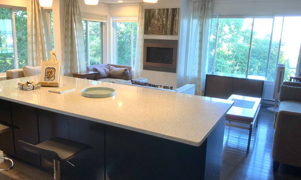 Old Orchard Beach Condo | Modern Condo overlooking Memorial Park, with Great views of OOB