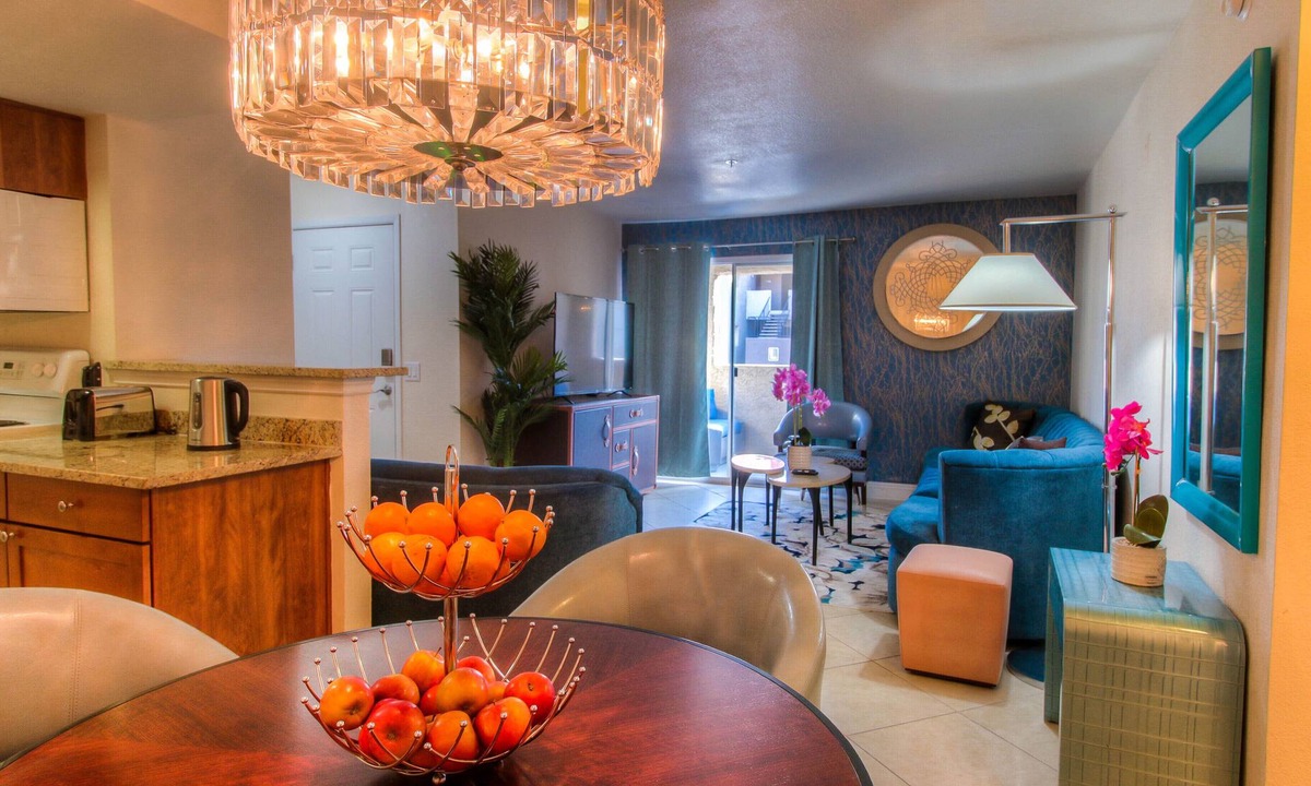 Las Vegas Apartment | Modern condo overlooking the Strip 3