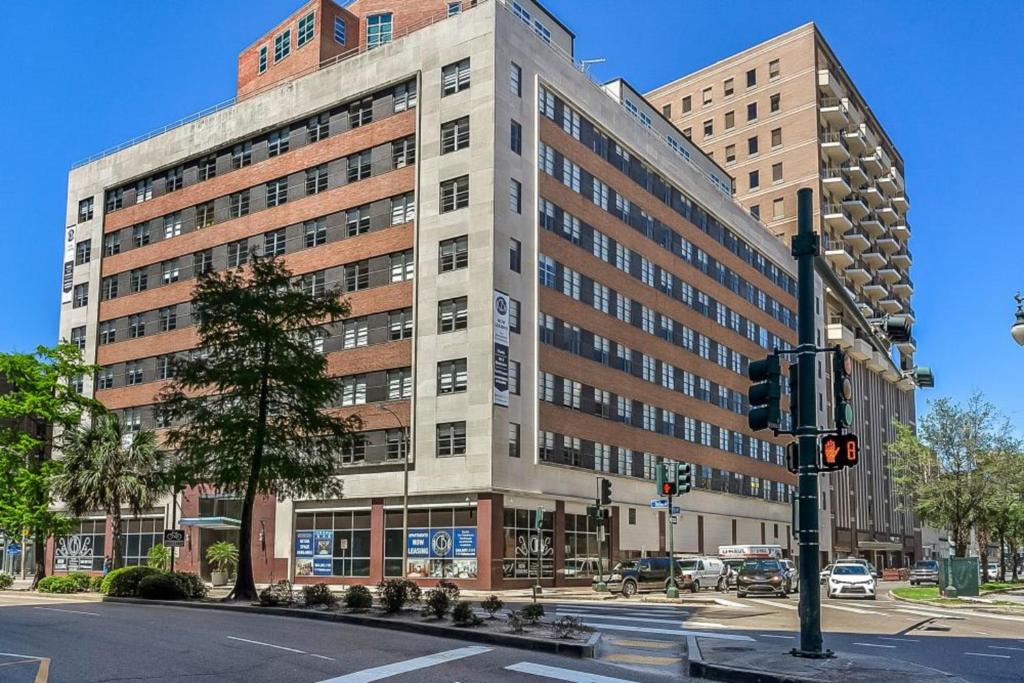Central Business District Apartment | Modern Condos Close to City Attractions