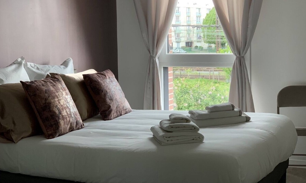 Trappes Apartment | Modern Connect Connect