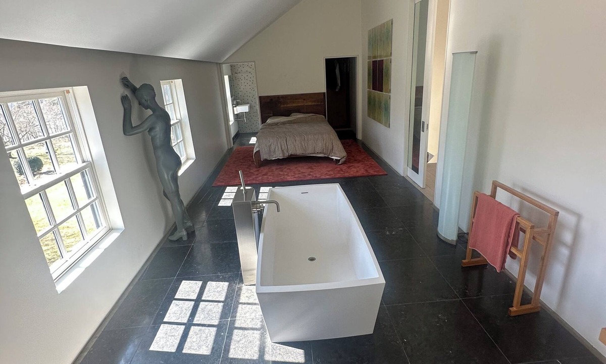 Remsenburg House | Modern contemporary Barn - architectural masterpiece. 5 bedrooms/75ft pool