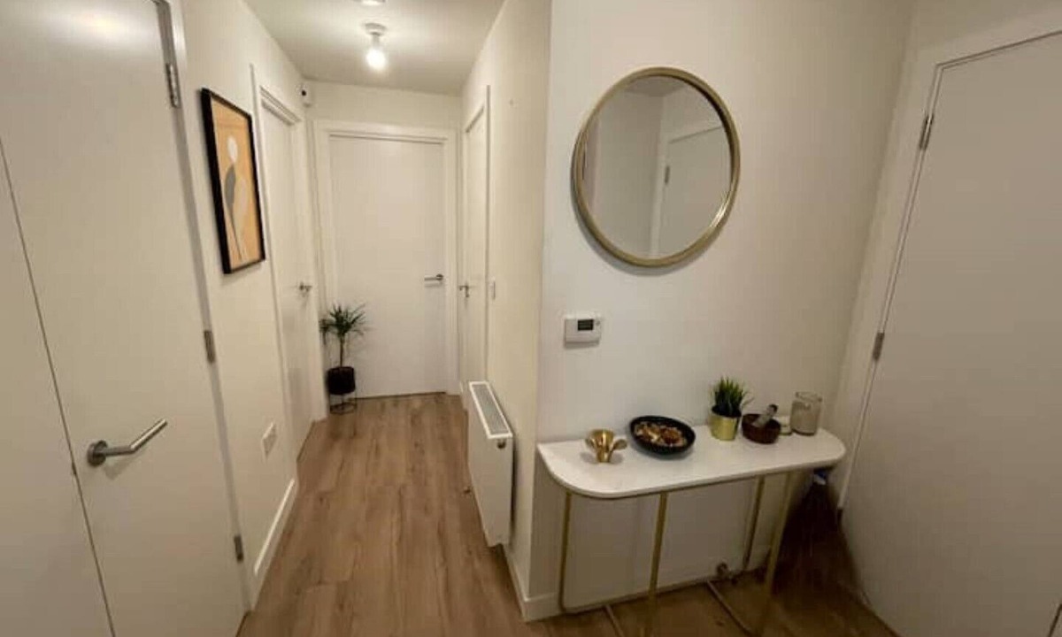 Gascoigne Apartment | Modern Cosy London 1 bed Flat