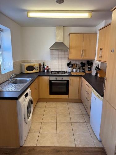 Market Drayton Apartment | Modern cosy, sleeps 5, ground floor, central MD