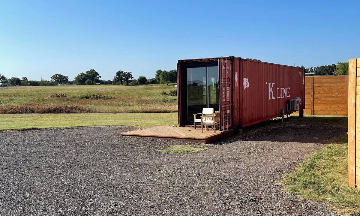 Nemo House | Modern Country Container Home - Great Location