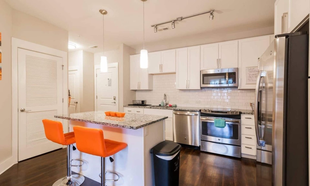 Dilworth Apartment | Modern Cozy 1BR ◉ Gym ◉ Balcony ◉ Free Parking