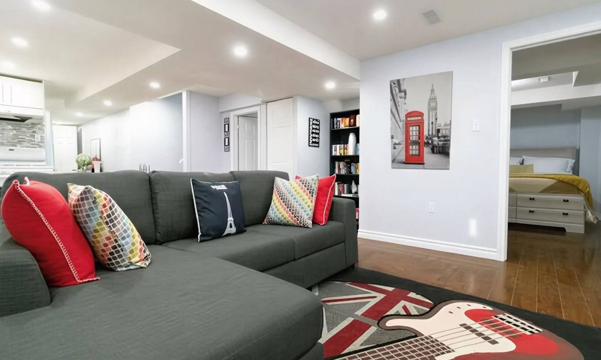 Brampton House | Modern Cozy 2 Bedroom Guest Private Suite, Brampton