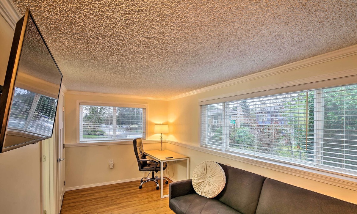 Lakeland North House | Modern & Cozy Auburn Hideaway w/ Loft