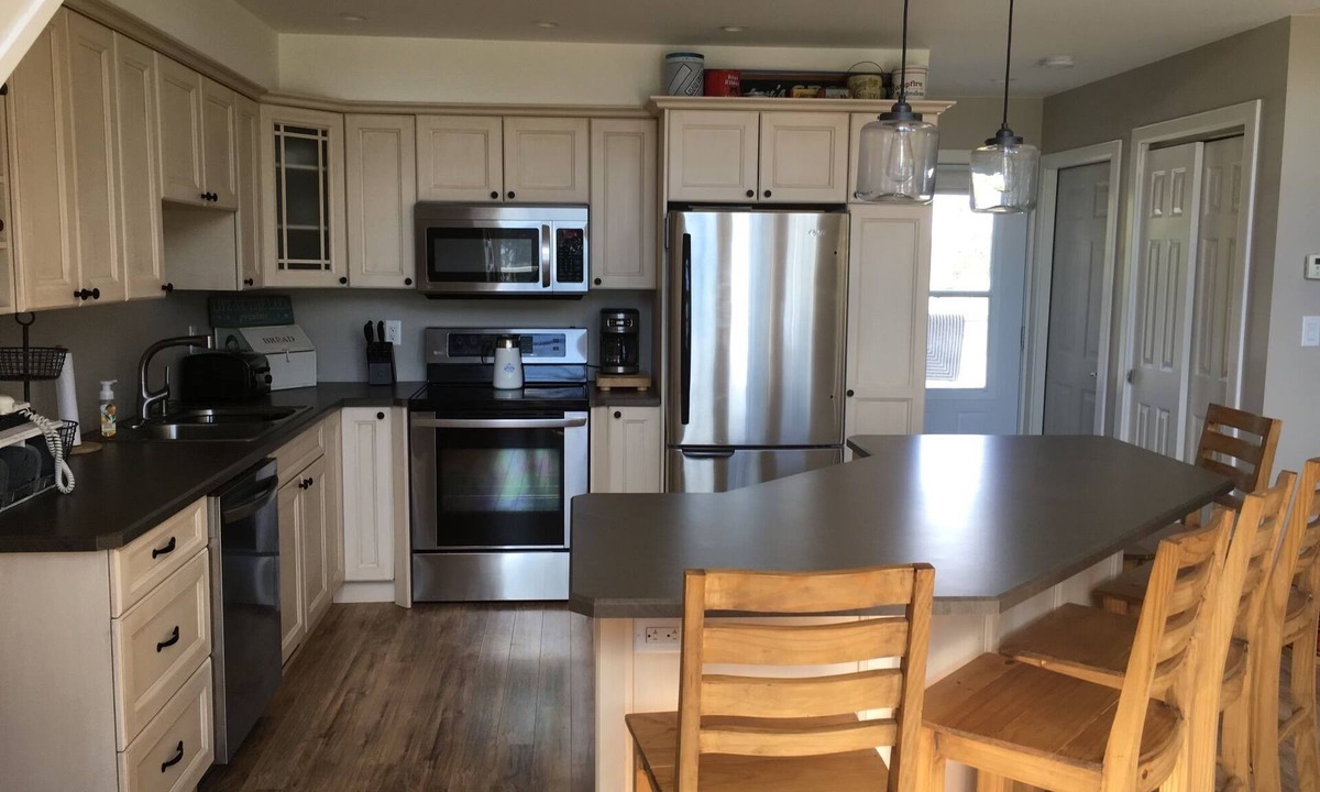 Shebandowan Cottage | Modern cozy cottage with beautiful sandy beach!