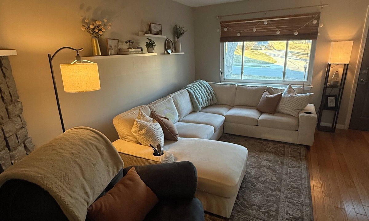 Merriam House | Modern Cozy Retreat. Close to World Cup Matches and Events!