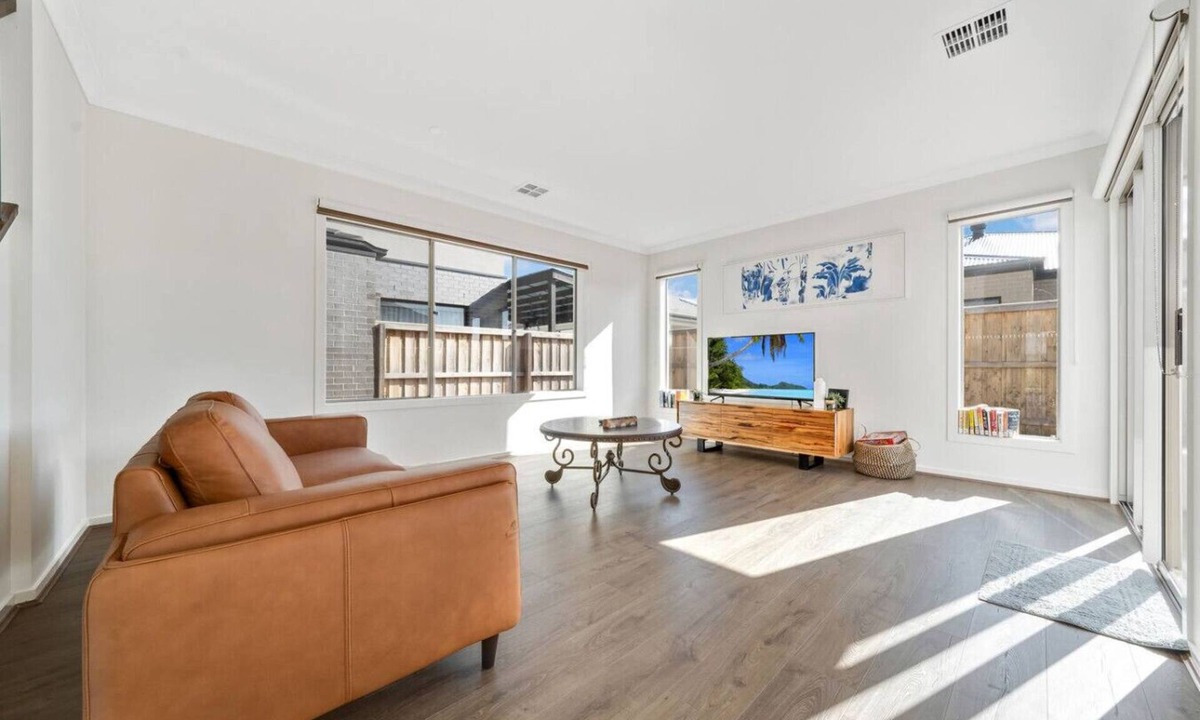 Berwick House | Modern Cozy Retreat, Park, Mall!