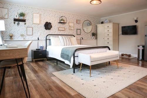 Broad Brook Apartment | Modern Cozy Studio