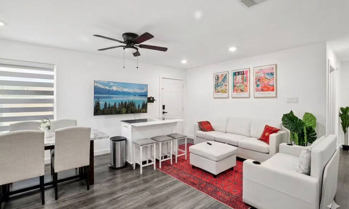 Northside House | Modern cozy townhouse
