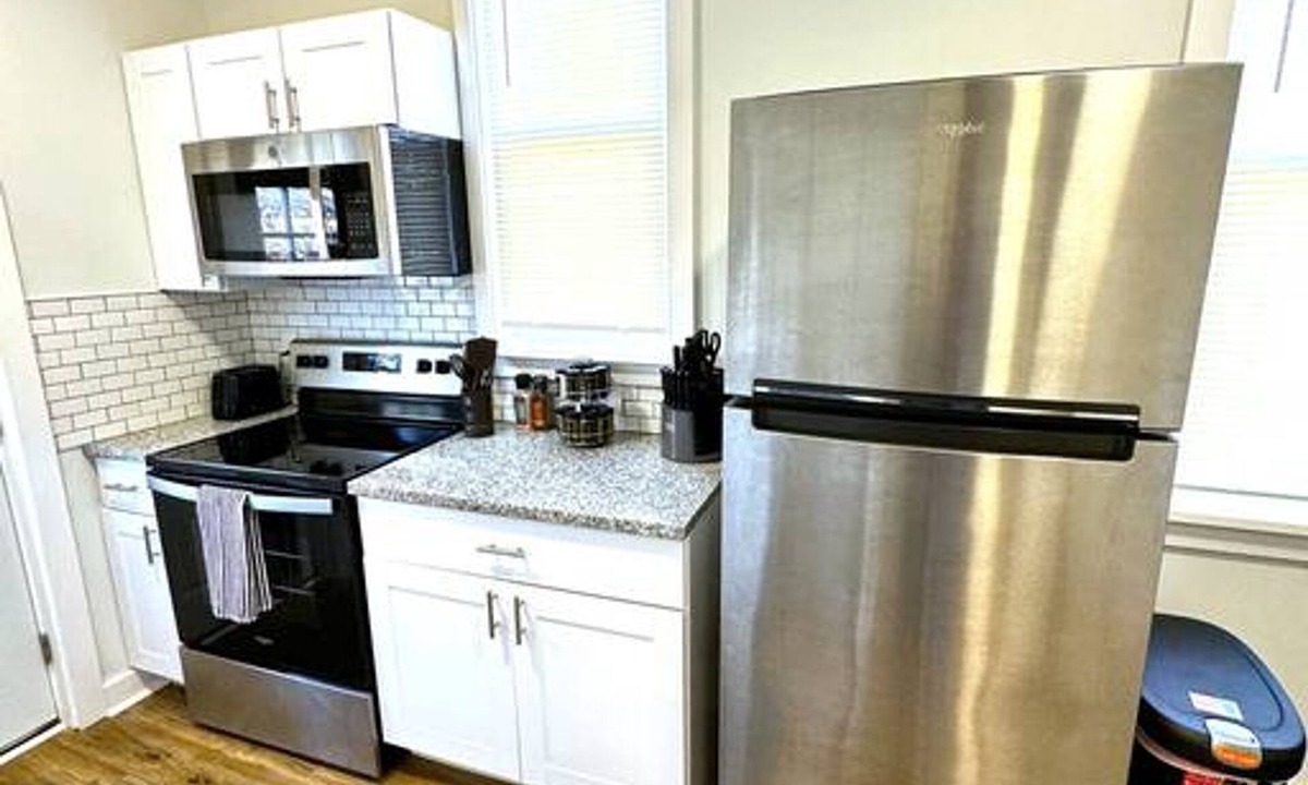 Wilmington Apartment | Modern Cozy Unit With King Bed