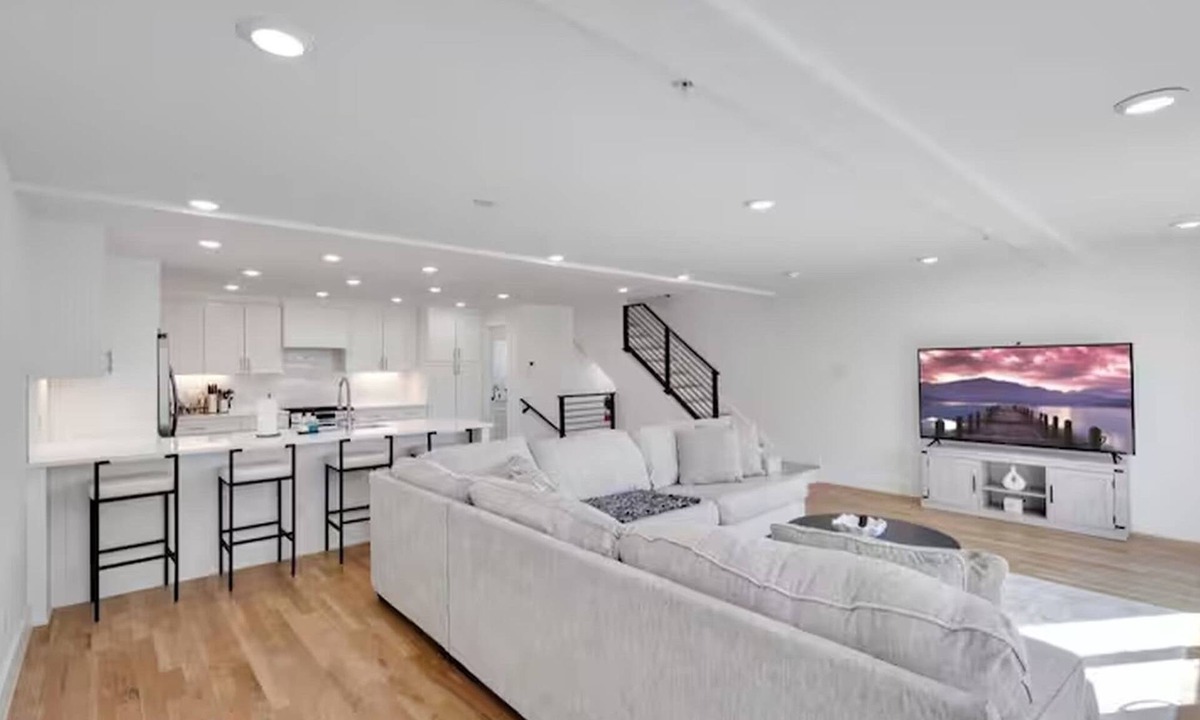 Old East Dallas House | Modern Dallas 3BR Townhome Near Deep Ellum