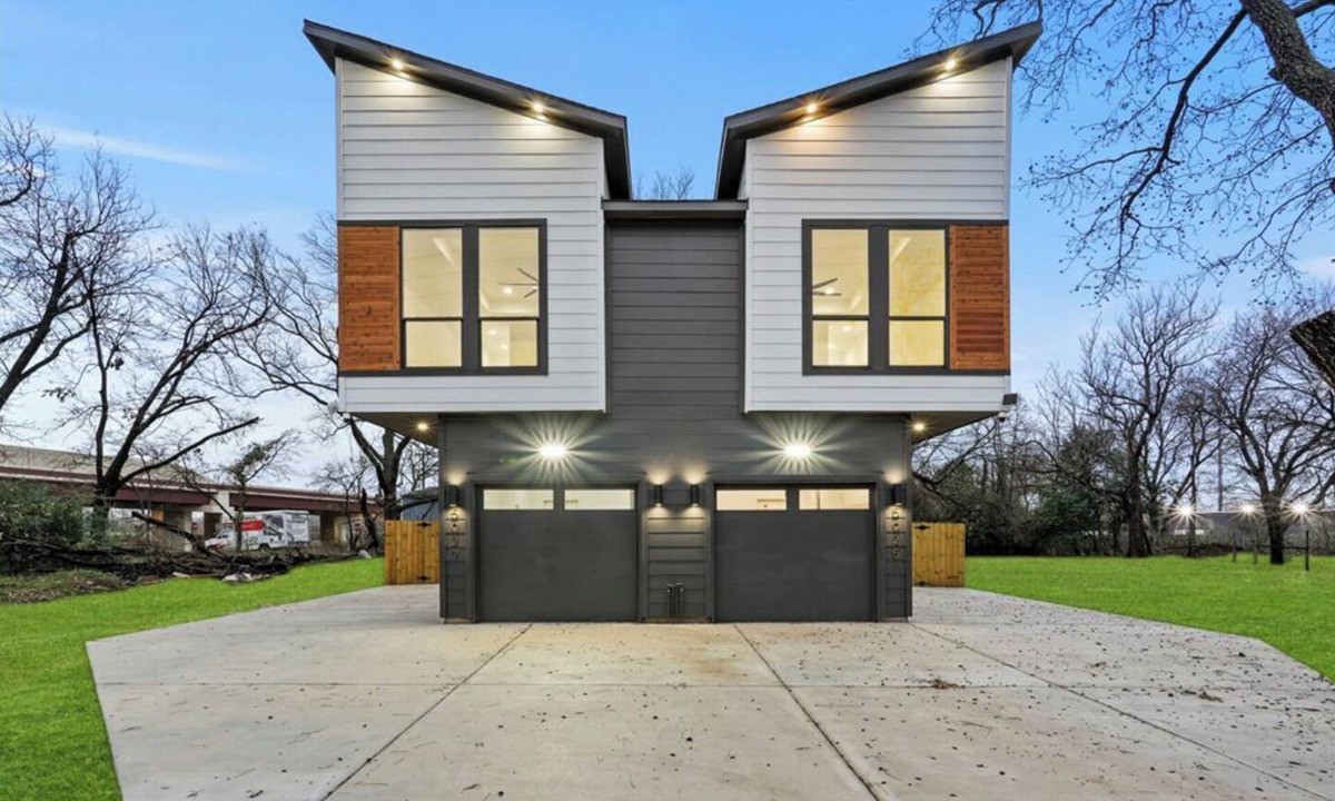 Dallas House | Modern Dallas Home, Free Parking & Wi-Fi