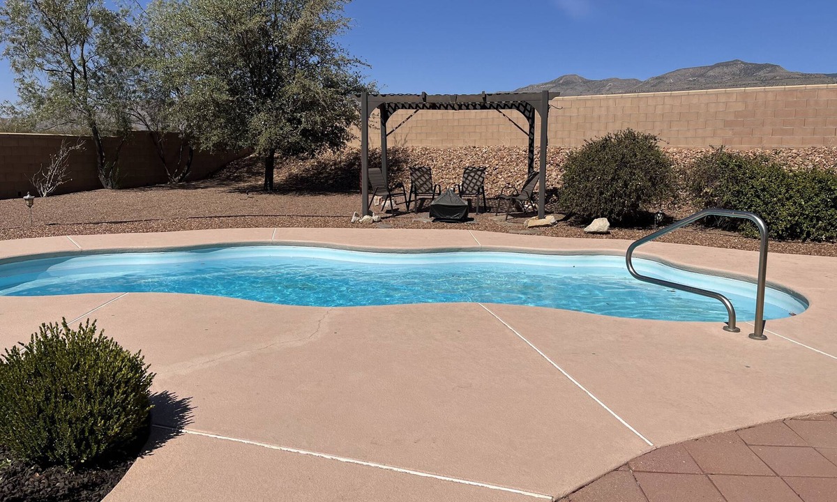 Alamogordo House | Modern Desert Oasis with heated pool, hot tub and game room