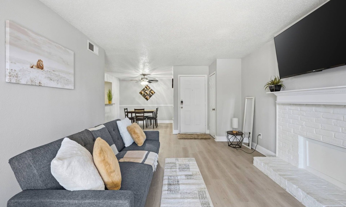Addison Apartment | Modern DFW Stay with Pool, Gym & Handicap Friendly
