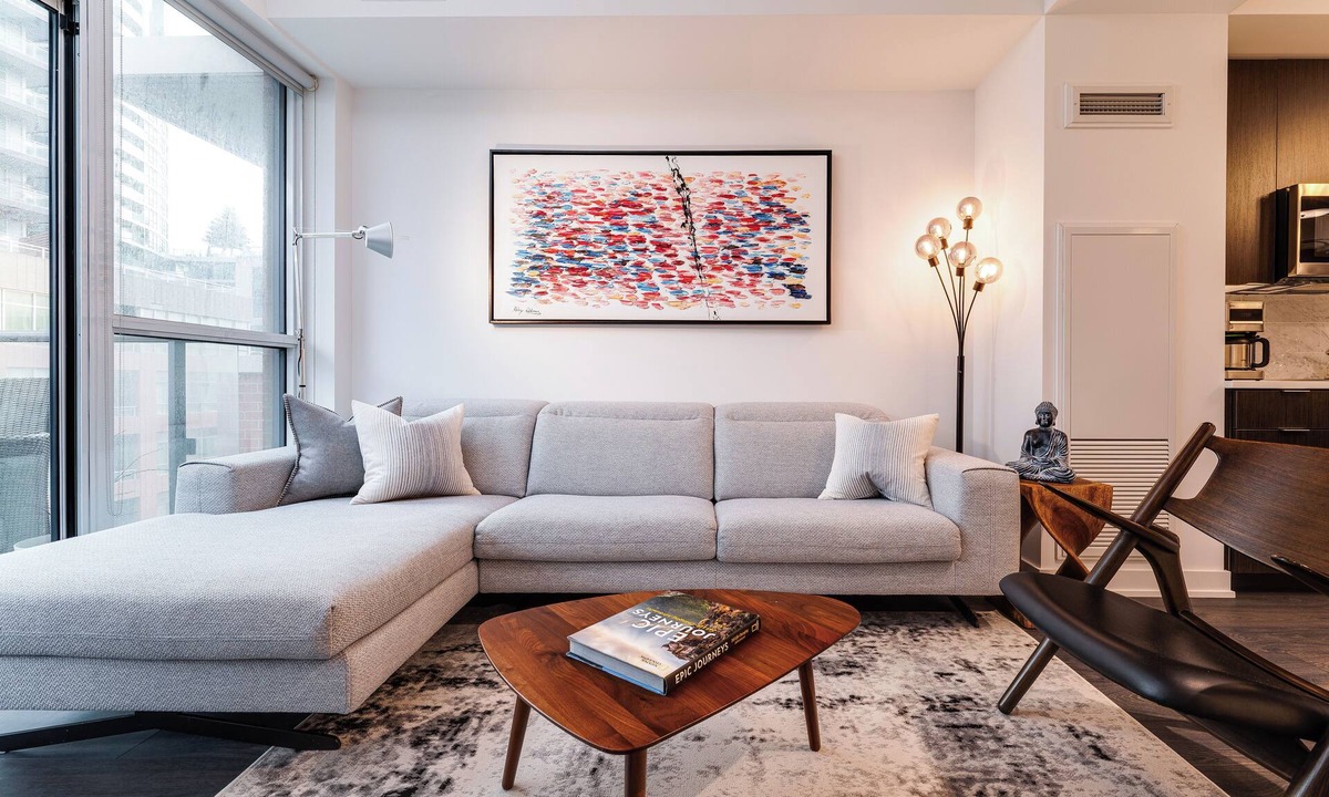 Wellington Place Condo | Modern Downtown Apartment | Workspace + Free Parking