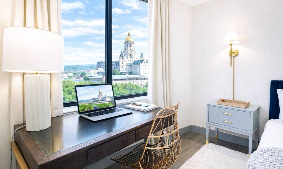 Downtown Hartford Apartment | Modern Downtown Hartford Condo + Gym |XL Center