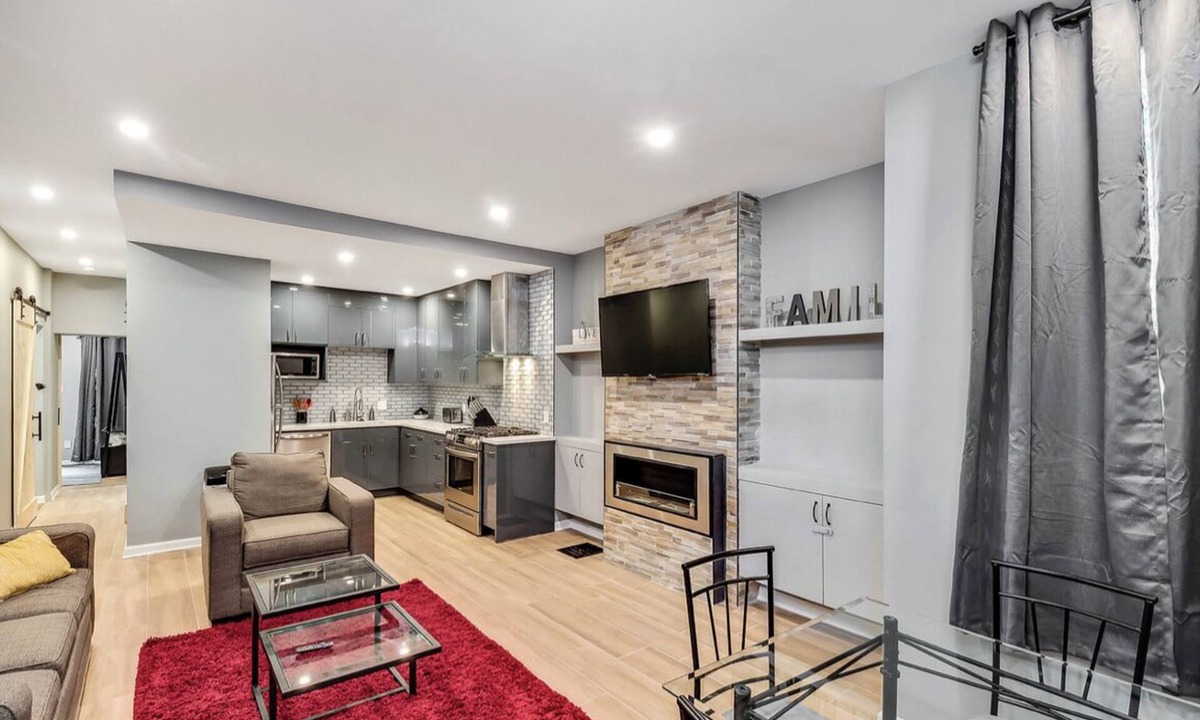 Powelton Village House | Modern Downtown Retreat 5BR-5Baths