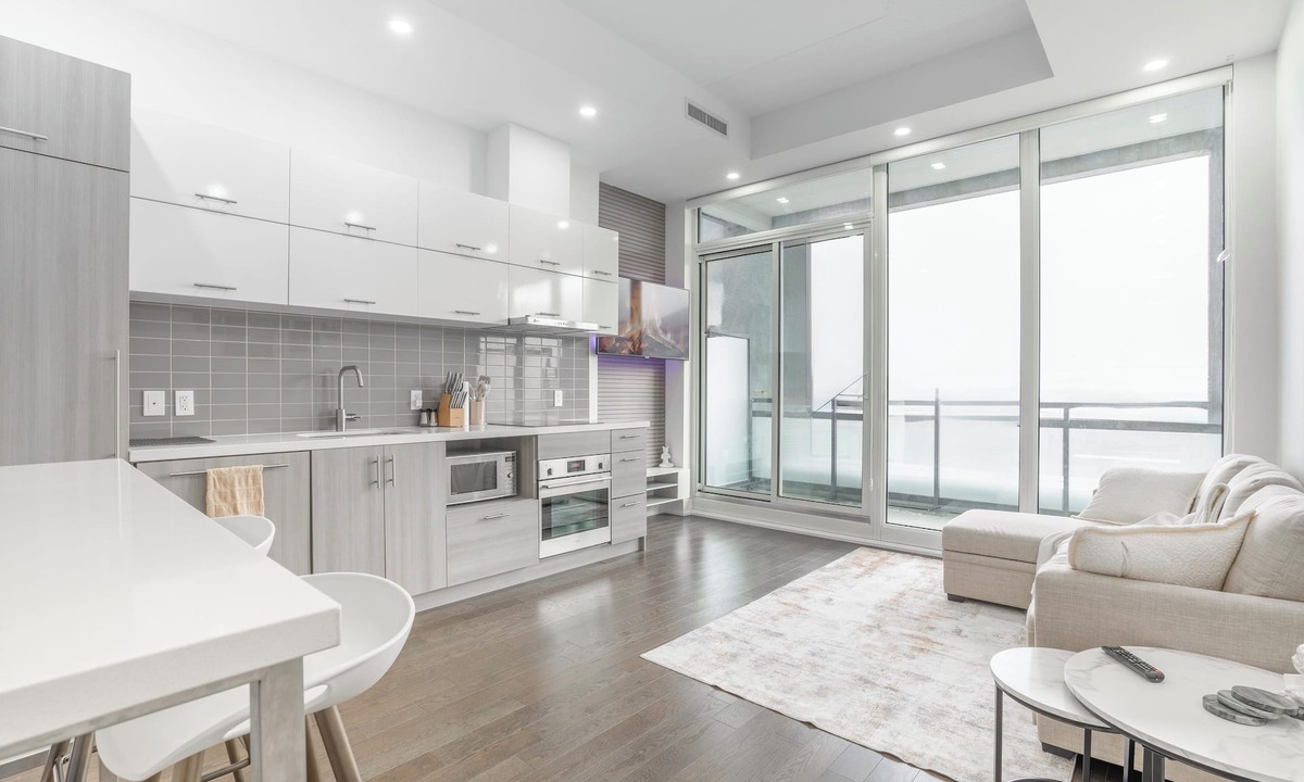 Unionville Condo | Modern Downtown Unionville Stay