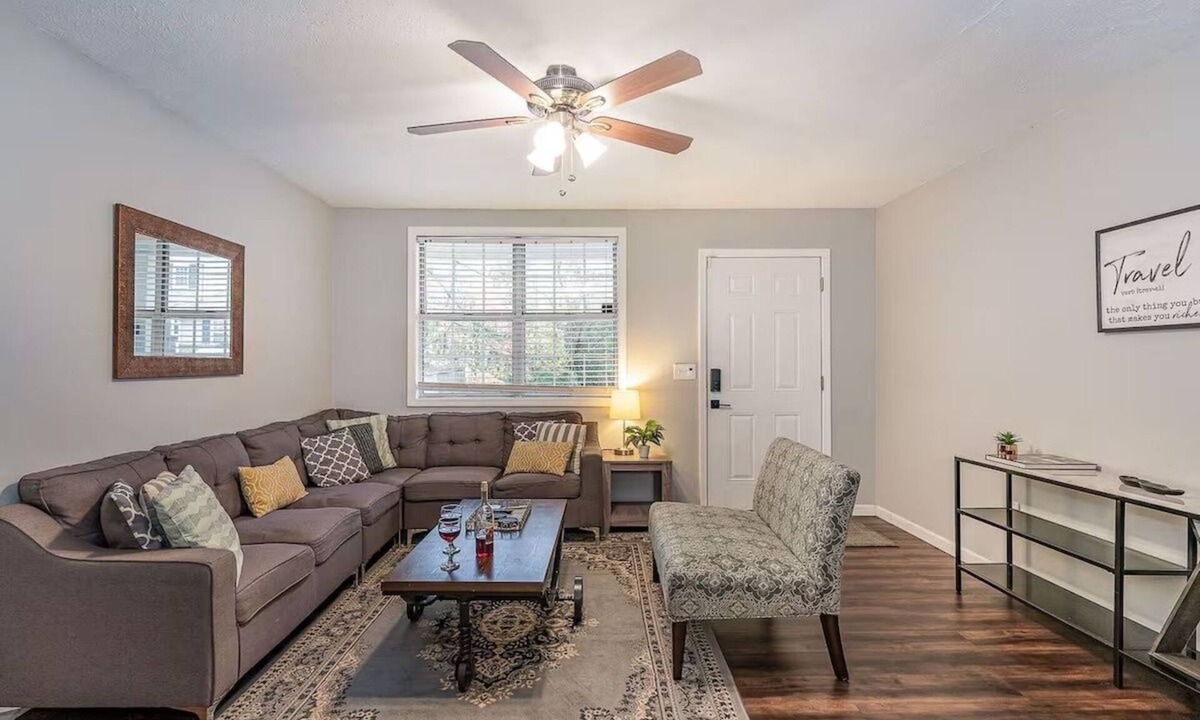 Nashville Condo | Modern Dual-Condo Retreat Near Downtown/Airport