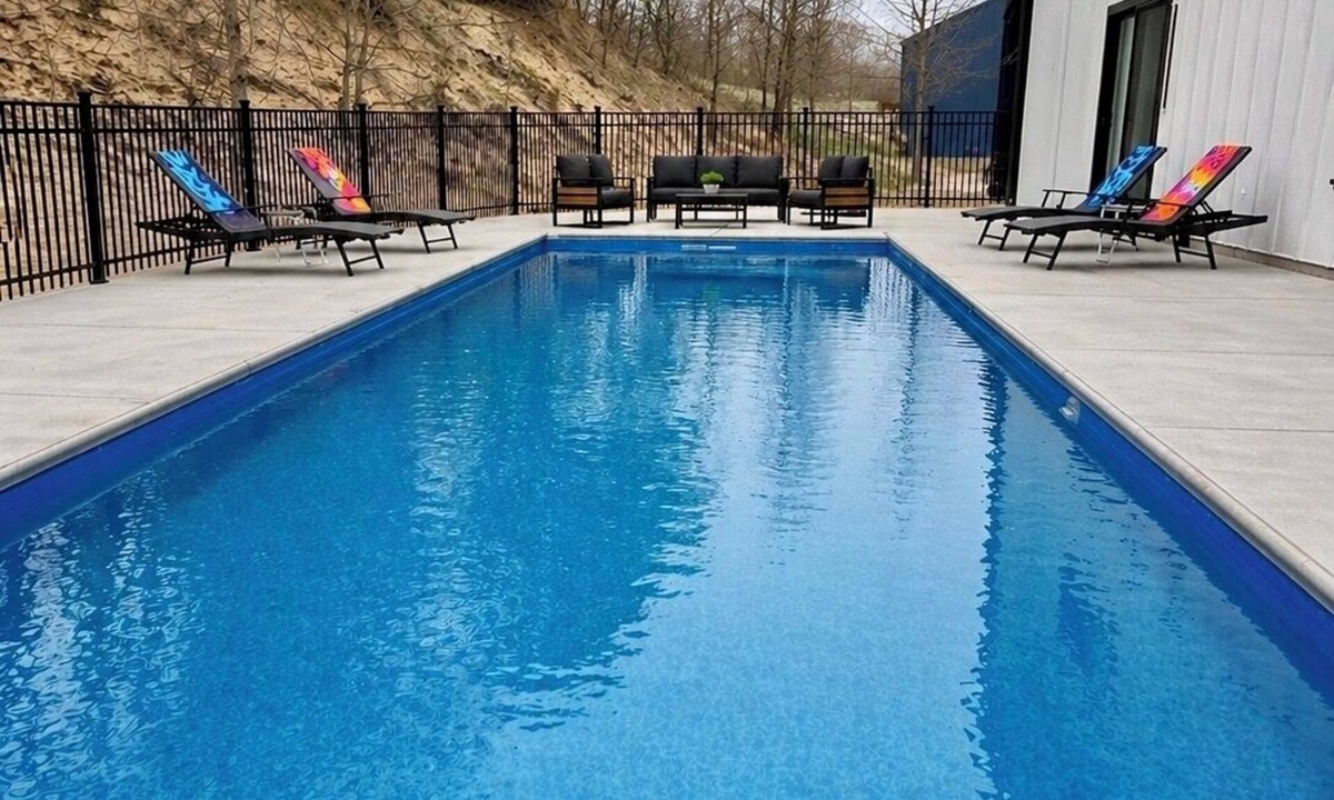 Stevensville House | Modern Dune Home, 90 min from Chicago, Heated Pool, HotTub, Sleep 16