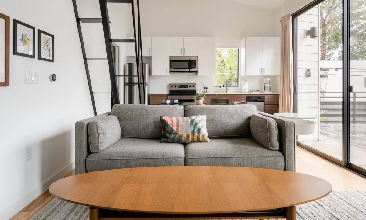 East Cesar Chavez Cottage | Modern East Austin Guesthouse close to E. 6th, Downtown, Rainey, and the Lake