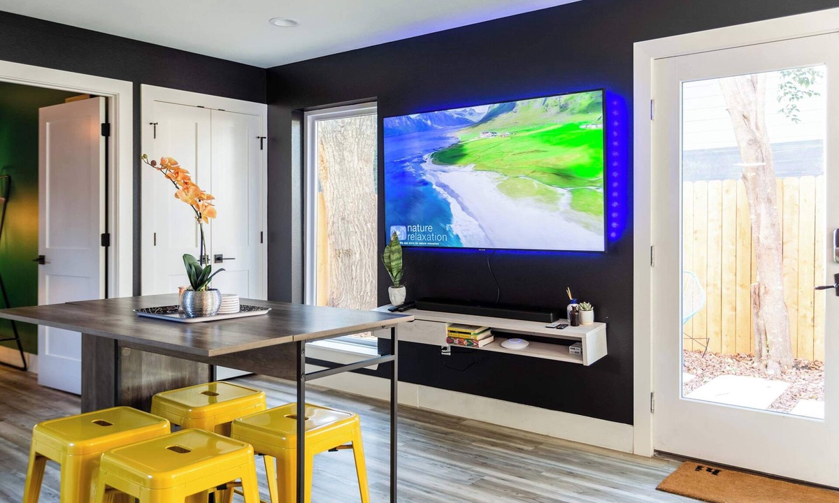 East Cesar Chavez House | Modern East Austin Stay near Plaza Saltillo Stn