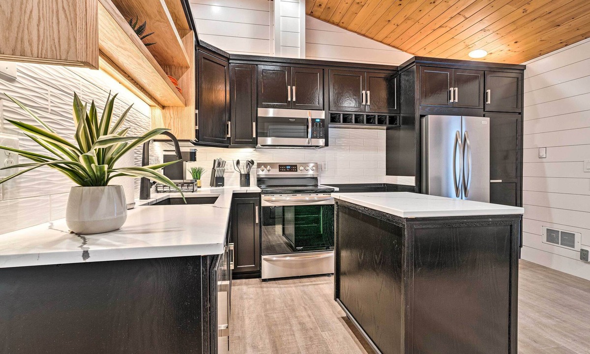 East Wenatchee Apartment | Modern East Wenatchee Studio on Working Farm!